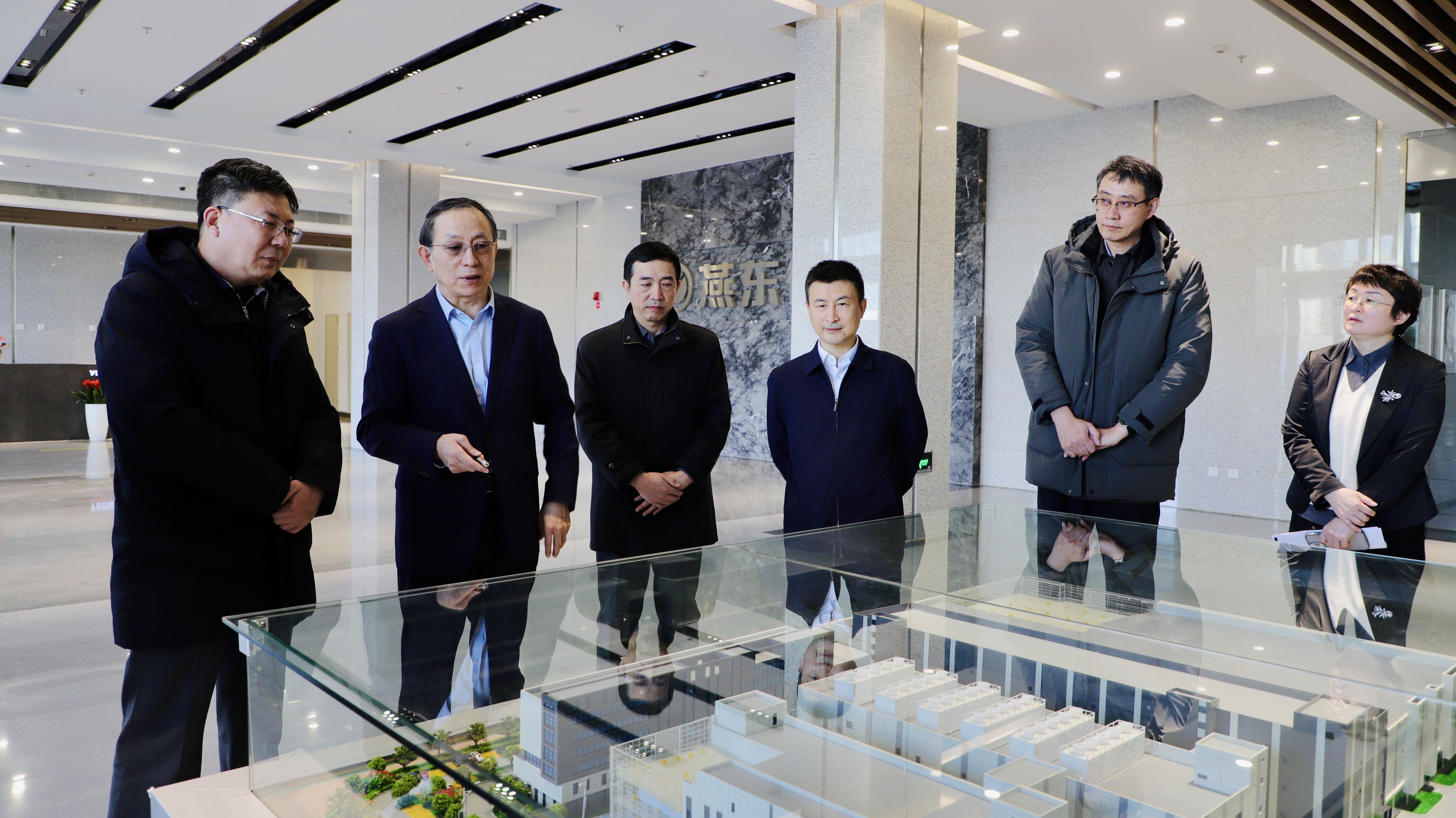 共建产教育人新模式，持续塑造发展新动能 ——北京市教委领导到bb贝博微调研指导校企合作工作